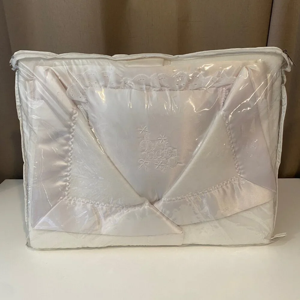 Quiltex White Baby Blanket New in Package Satin Trim Embroidered‎